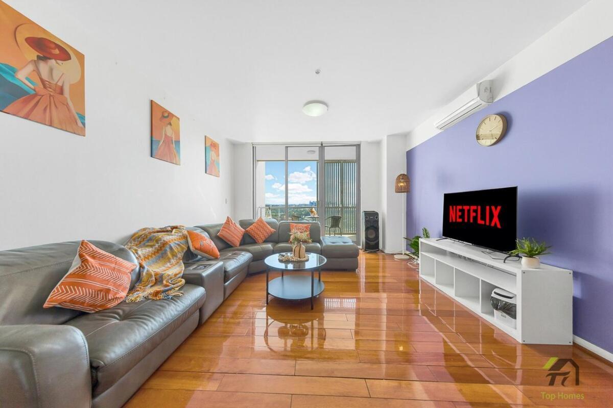 Convenient 2 Bedrooms In Parramatta Apartment