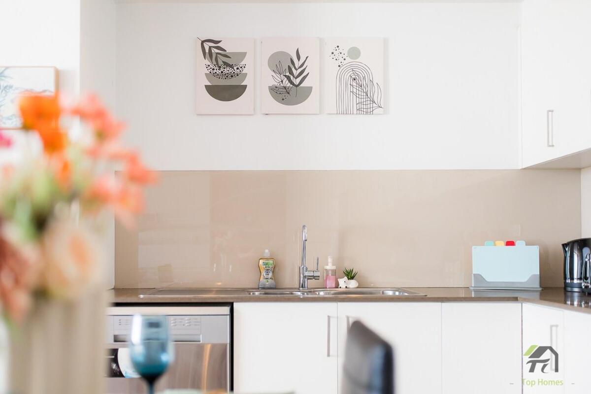 Convenient 2 Bedrooms In Parramatta Apartment Sydney