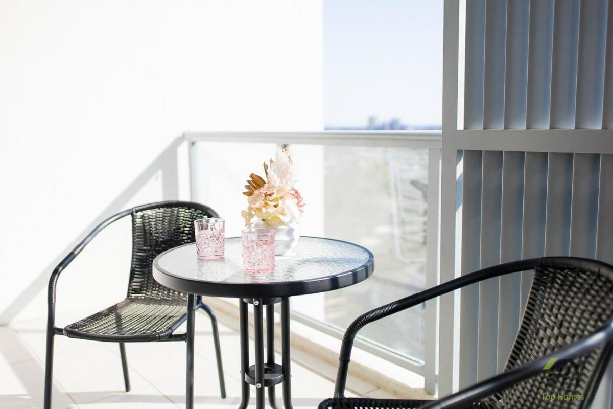 Convenient 2 Bedrooms In Parramatta Apartment