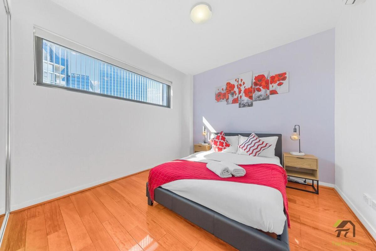 Convenient 2 Bedrooms In Parramatta Apartment *